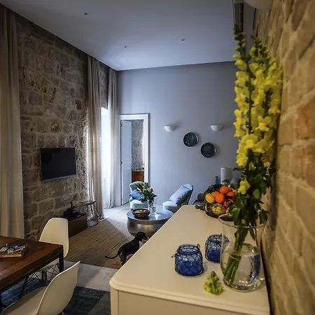 Gardin And Gæstehus